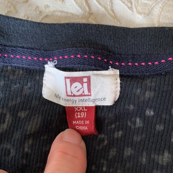 l.e.i. Top - Picture 3 of 5